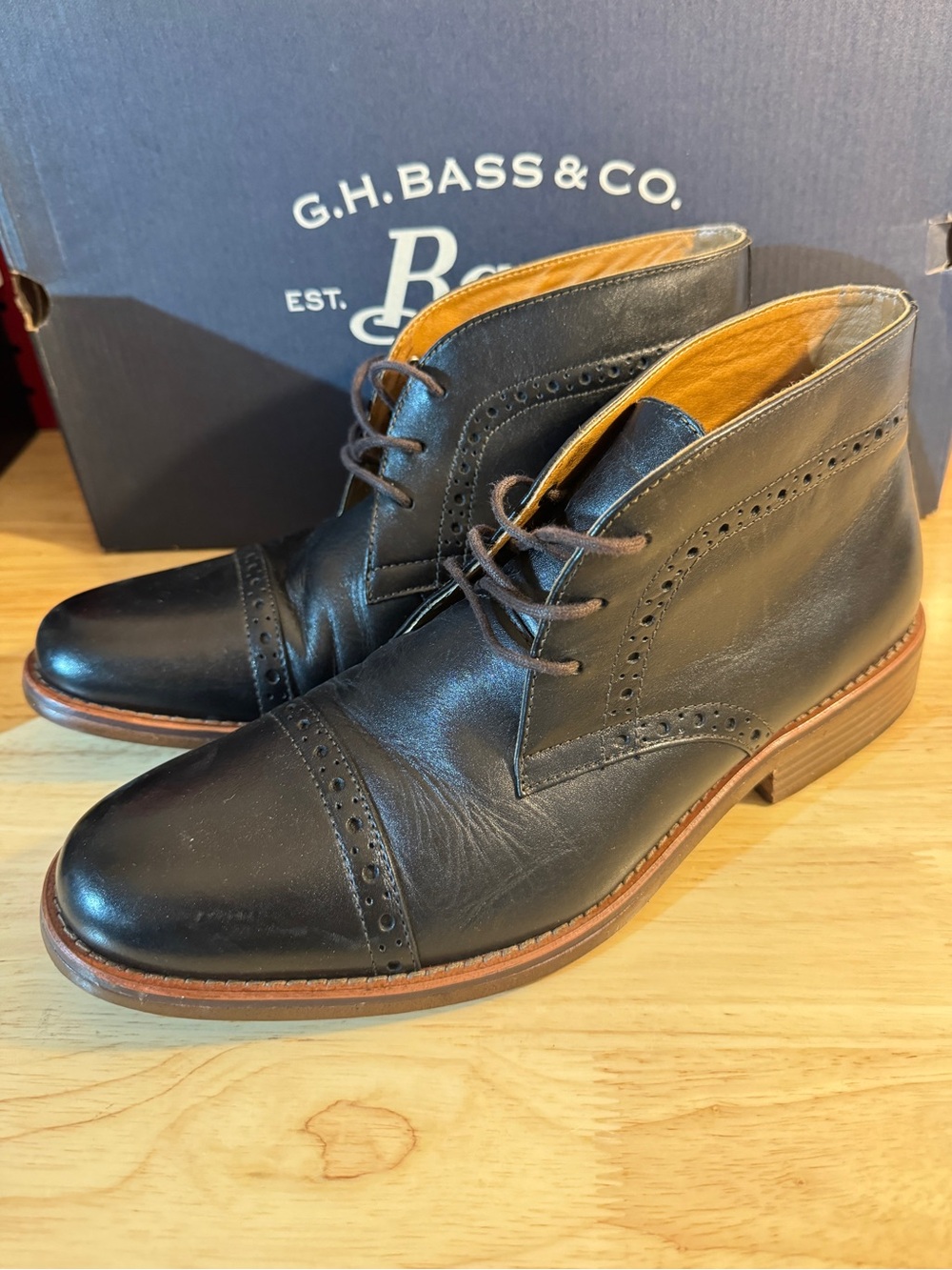 G.H. Bass & Co. Black Leather Chukka Brady Boots Size 8D